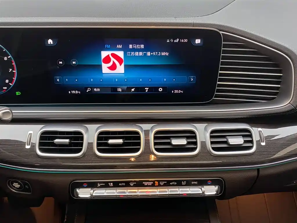 Mercedes-Benz GLE 2022 GLE 350 4MATIC Fashion фото 28