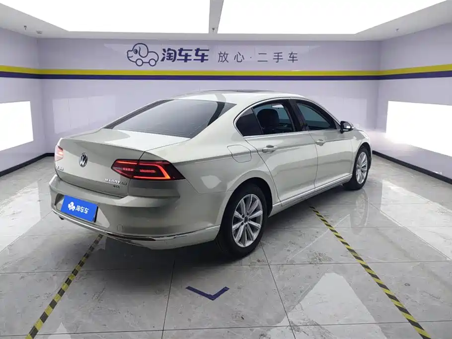 Volkswagen Magotan 2018 330TSI DSG Leading фото 3