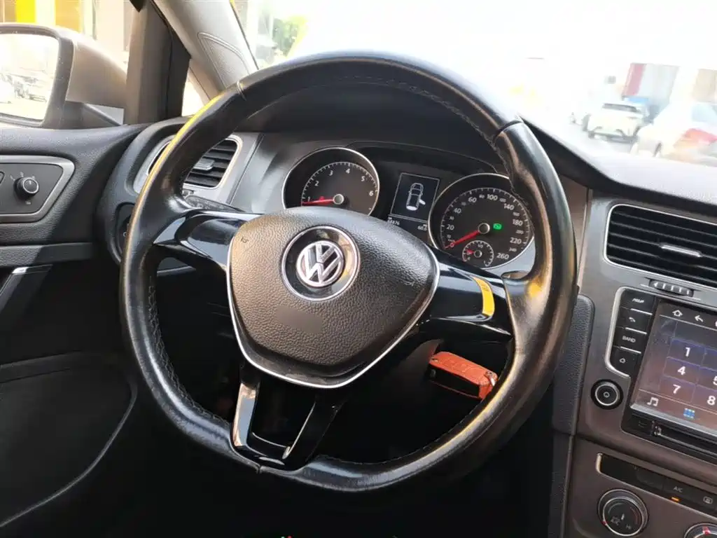 Volkswagen Golf 2015 1.6L Automatic Comfort фото 11