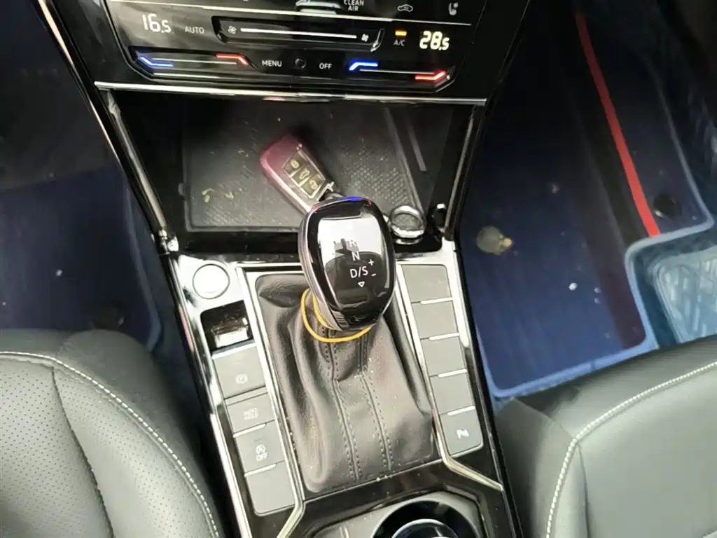 Volkswagen Passat 2024 330TSI Elite Edition фото 14