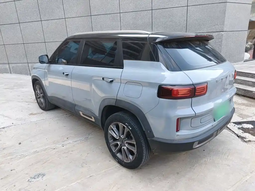 Фото 5 - Geely ICON