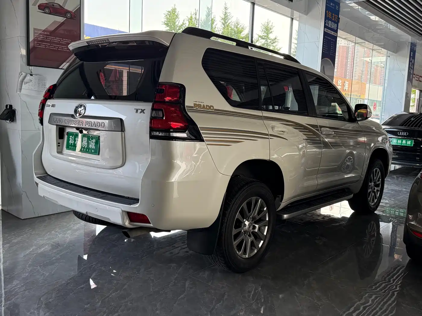 Toyota Prado 2018 3.5L Auto TX-L фото 16