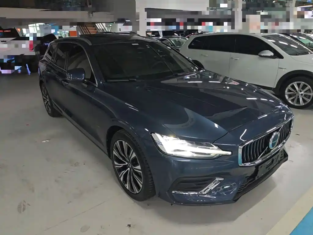 Volvo V60 2024 2023 B5 Smart Luxury Enjoyment Edition