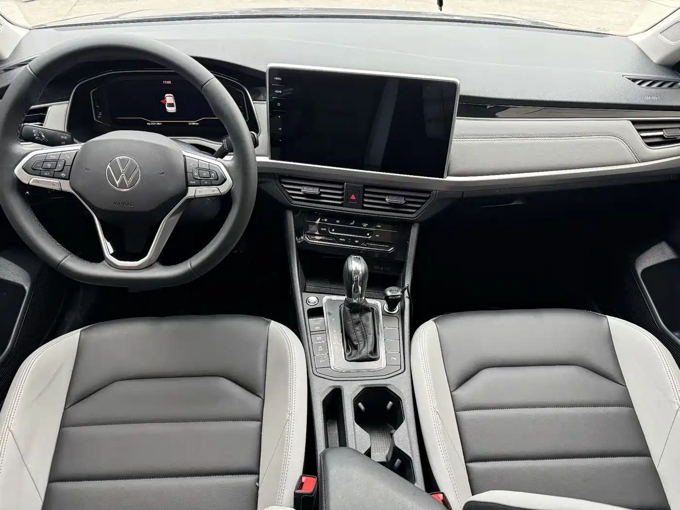 Volkswagen Bora 2023 300TSI DSG Premium Edition фото 8