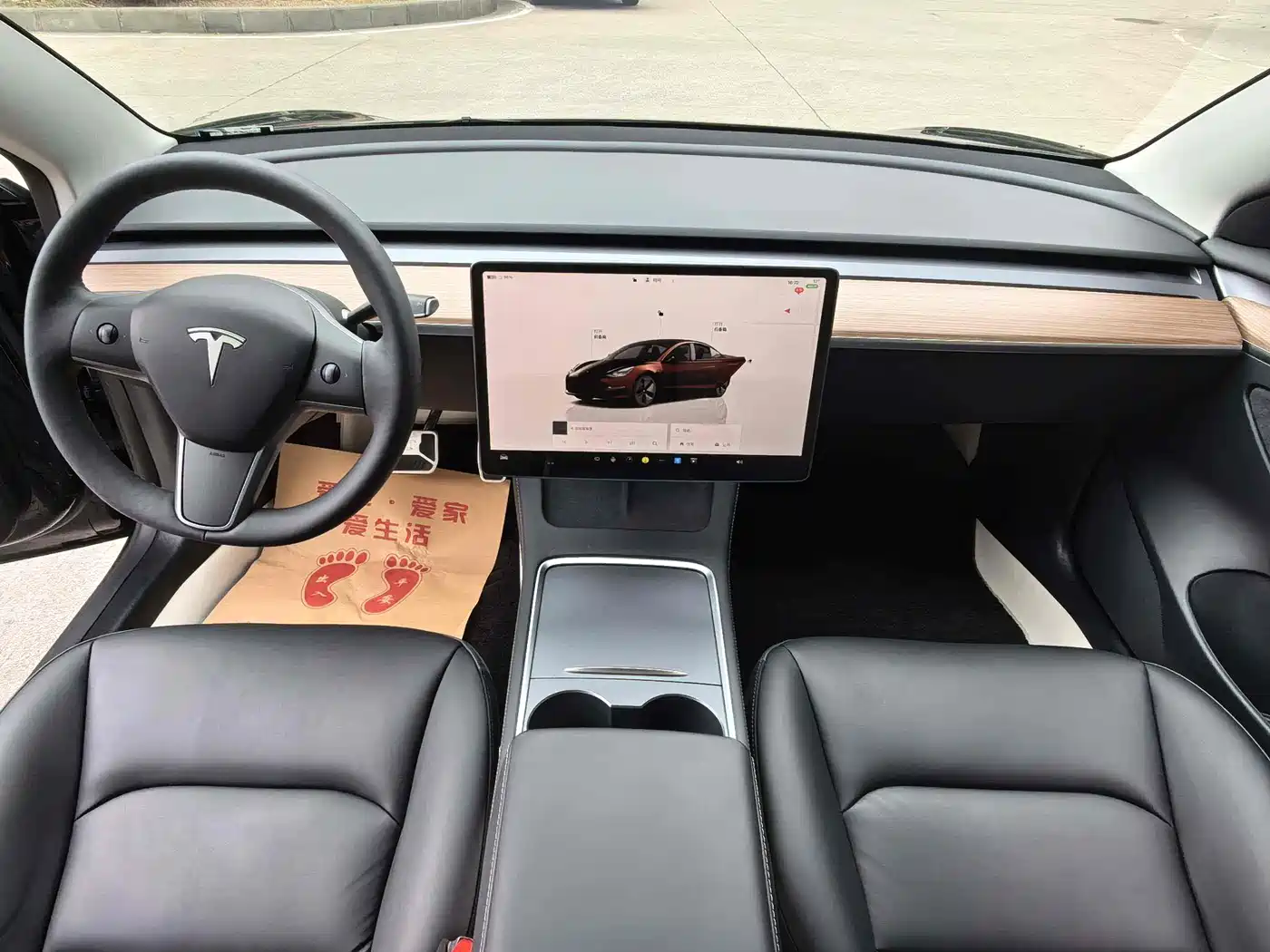 TESLA MODEL 3