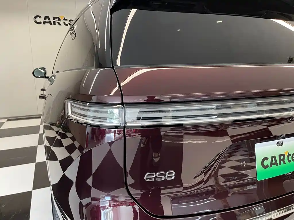 NIO ES8 2026 2025 Model 6-Seat Executive Luxury Edition