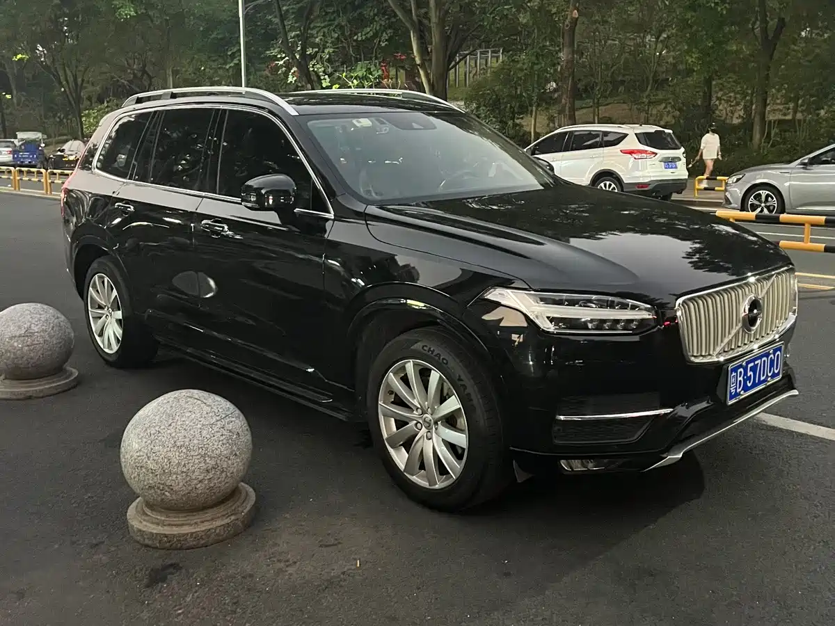 صورة 3 - Volvo XC90