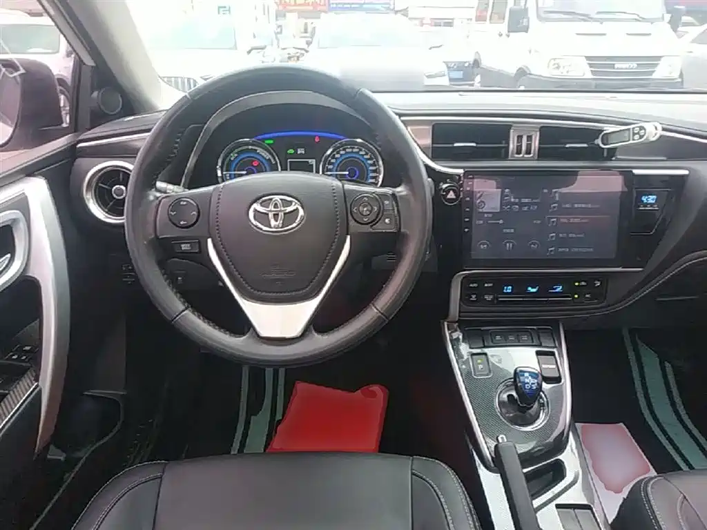 Toyota Corolla 2017 Facelift Hybrid 1.8L E-CVT Elite Edition фото 11