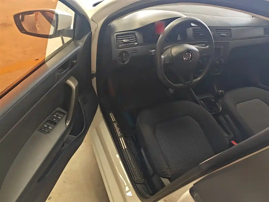 Volkswagen Santana 2016 1.6L Manual Trend Edition фото 16