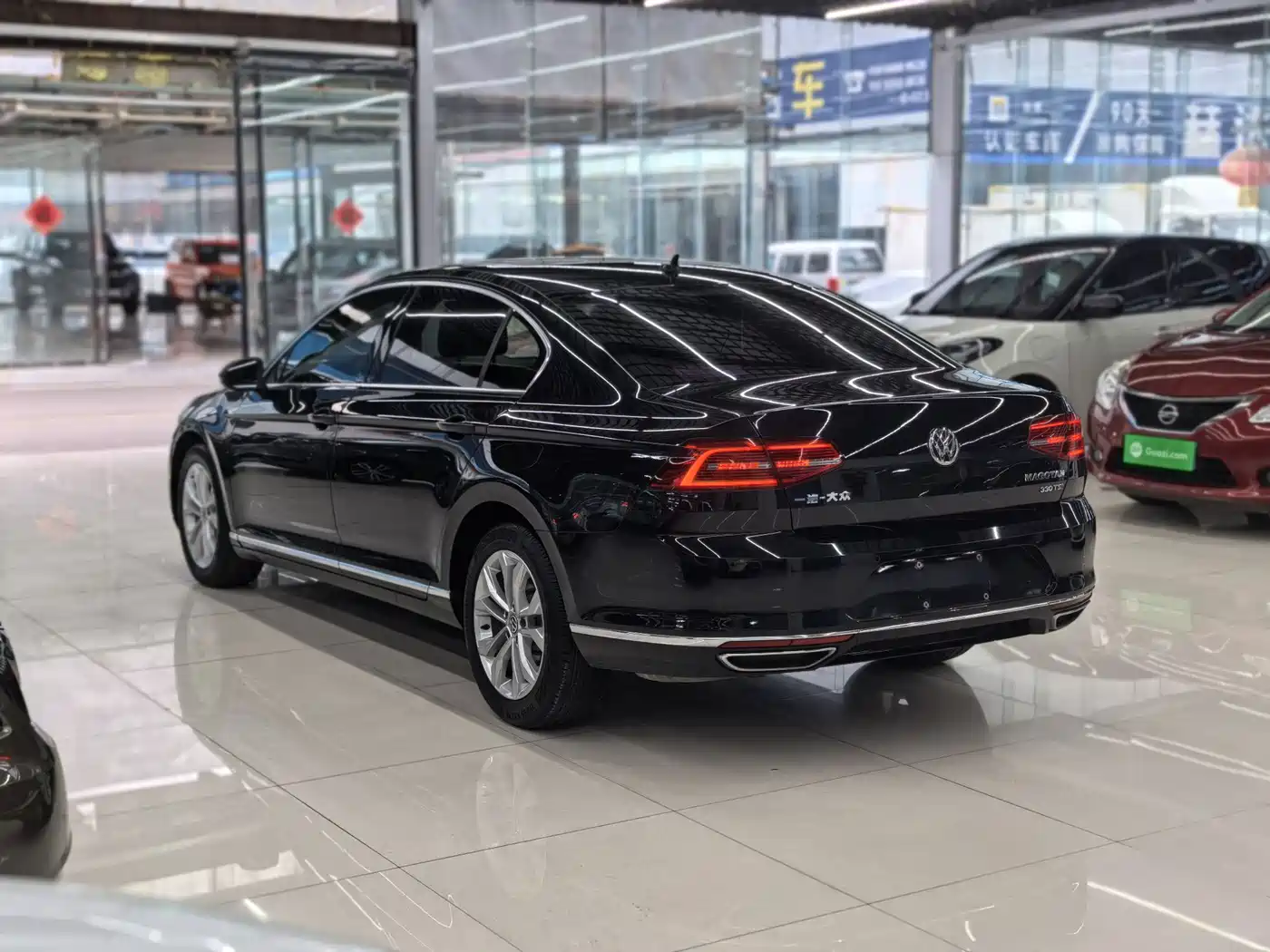 Volkswagen Magotan 2017 330TSI DSG Luxury фото 3