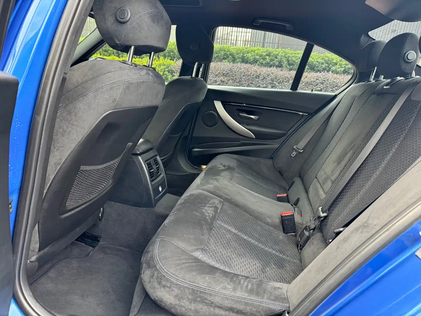 BMW 3 Series 2017 320i M Sport фото 6