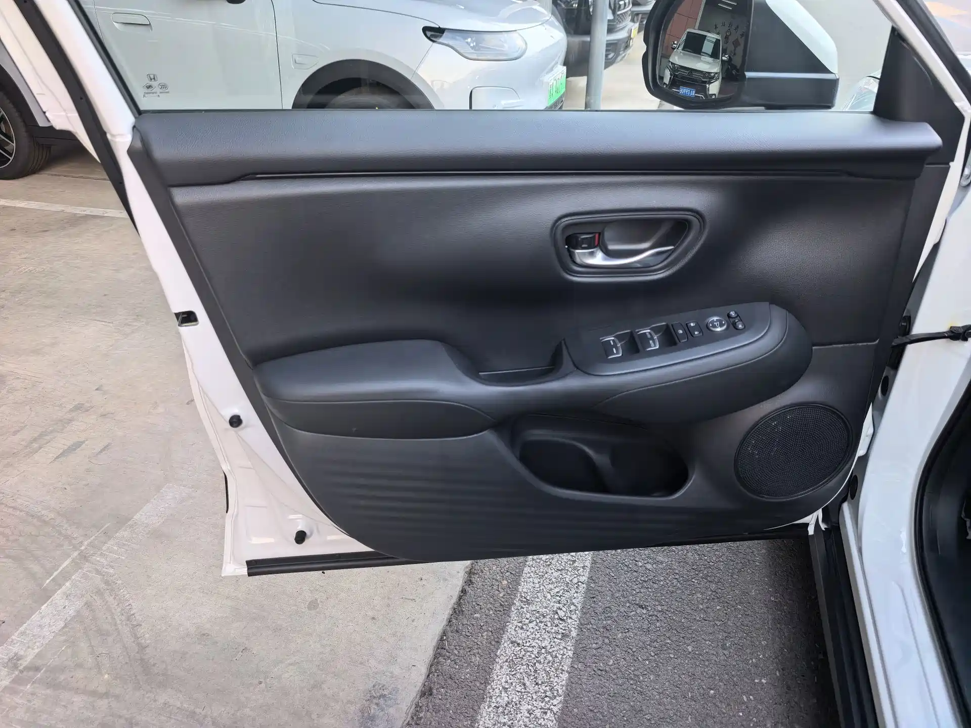 Фото 3 - Honda HR-V
