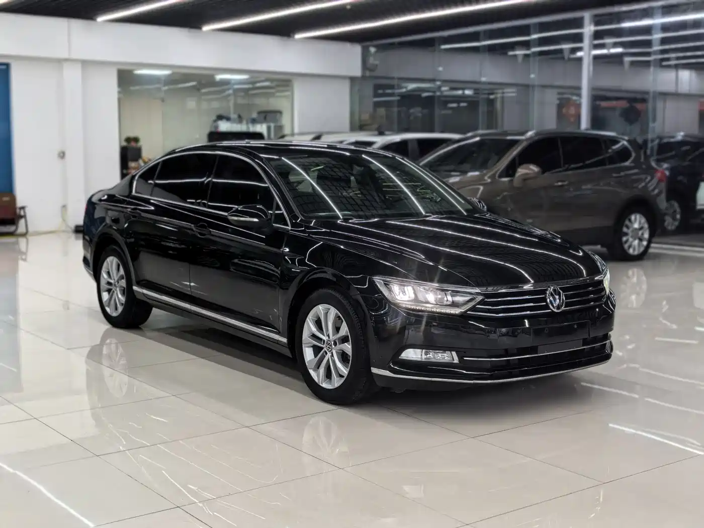 Volkswagen Magotan 2017 330TSI DSG Luxury фото 7