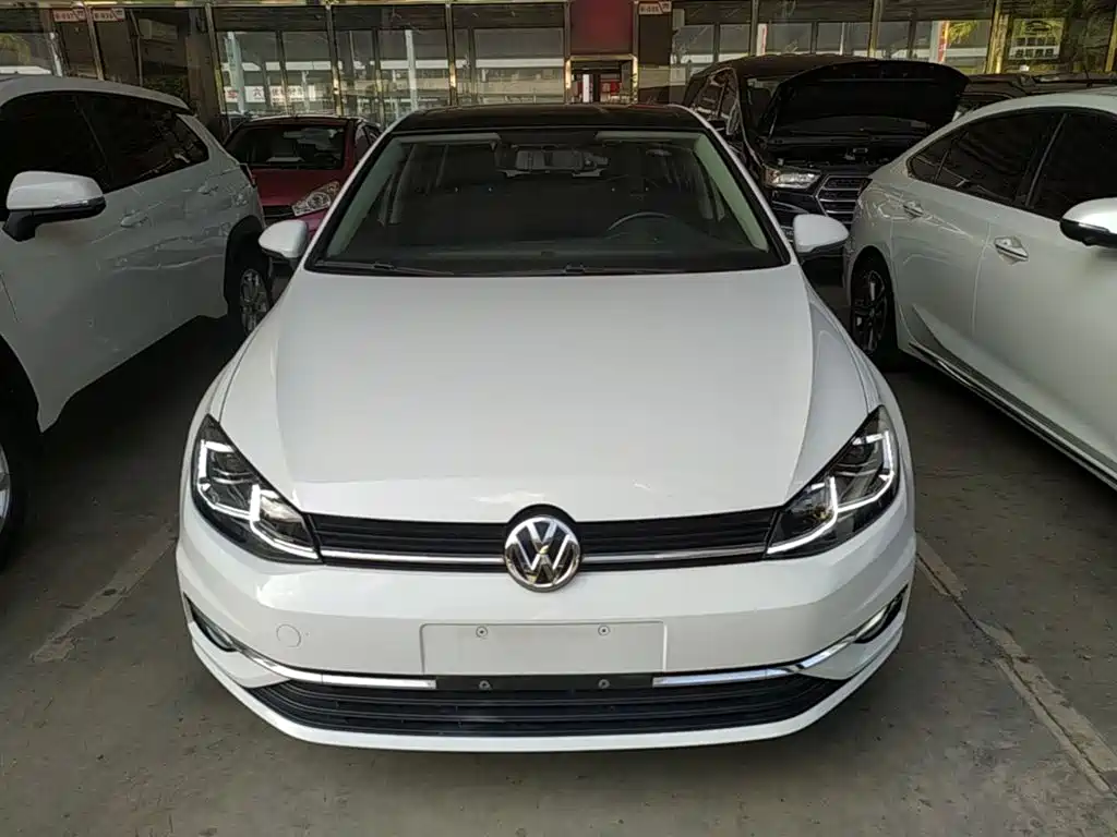 Volkswagen Golf 2018 230TSI Automatic Comfort фото 3