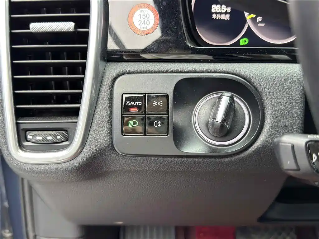 Porsche Cayenne New Energy 2019 Cayenne E-Hybrid 2.0T фото 17