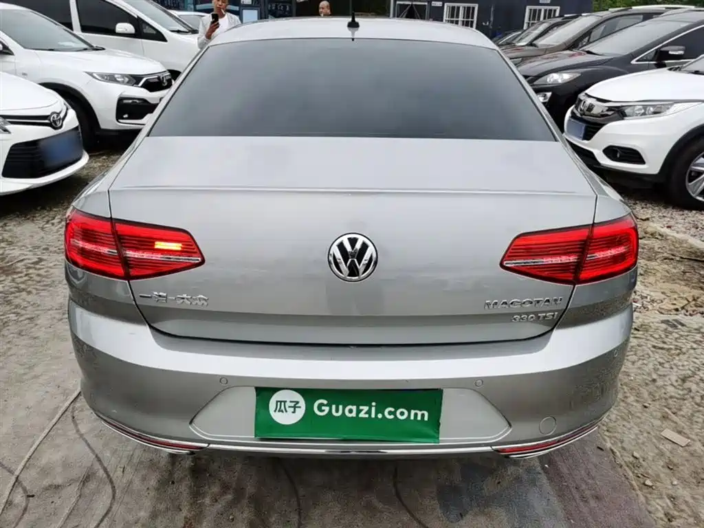 Volkswagen Magotan 2017 330TSI DSG Premium фото 4