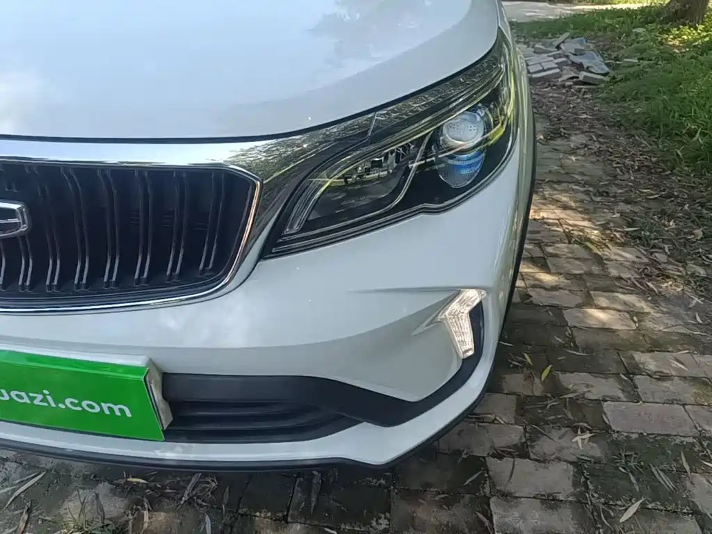 Фото 24 - Geely Vision X3