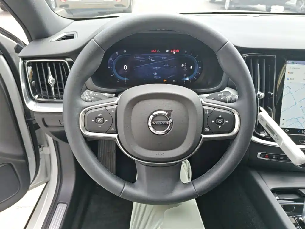 Volvo S60 2025 2025 B4 Smart Luxury Edition