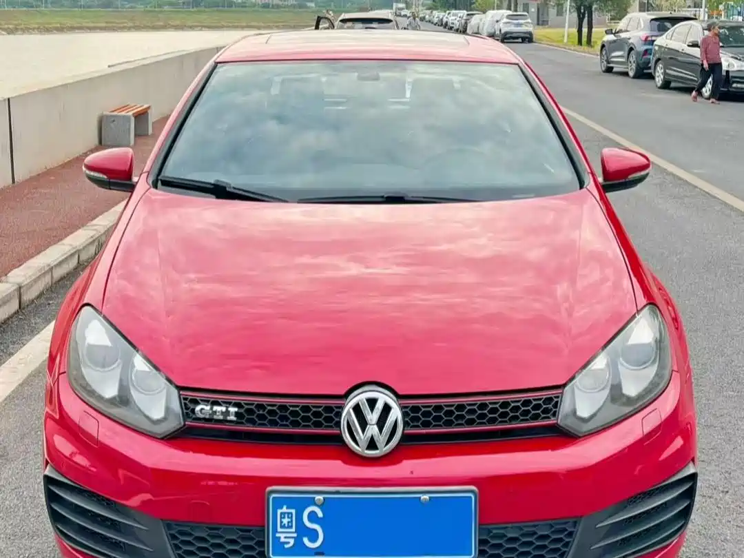 Volkswagen Golf GTI 2012 2.0TSI GTI фото 2
