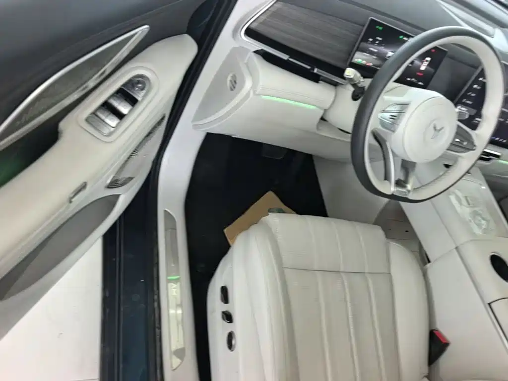 Voyah Dreamer 2026 2025 Model PHEV Basic Version