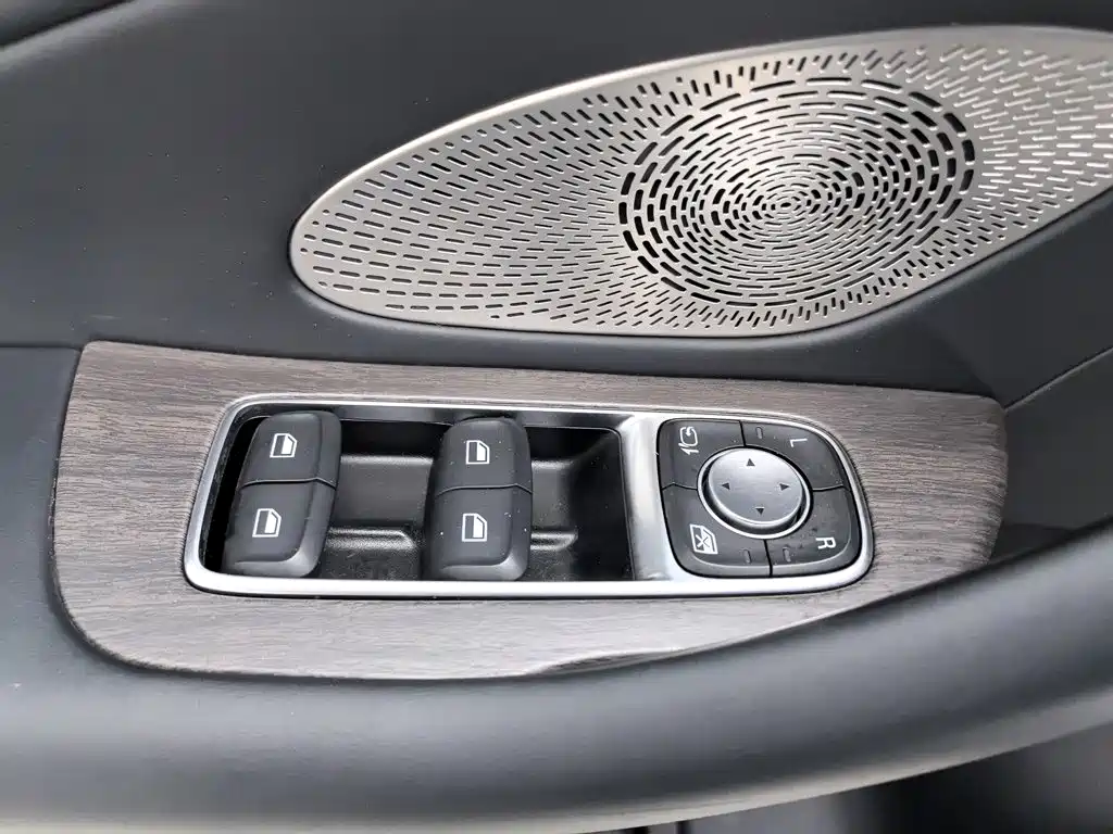 Фото 9 - Roewe D7