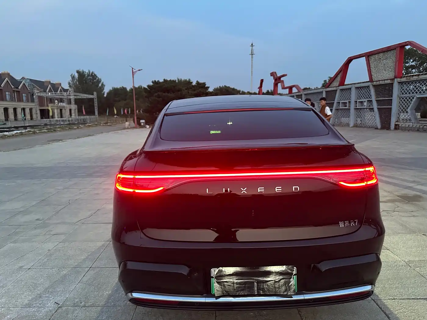 Фото 8 - Zhijie Luxeed R7