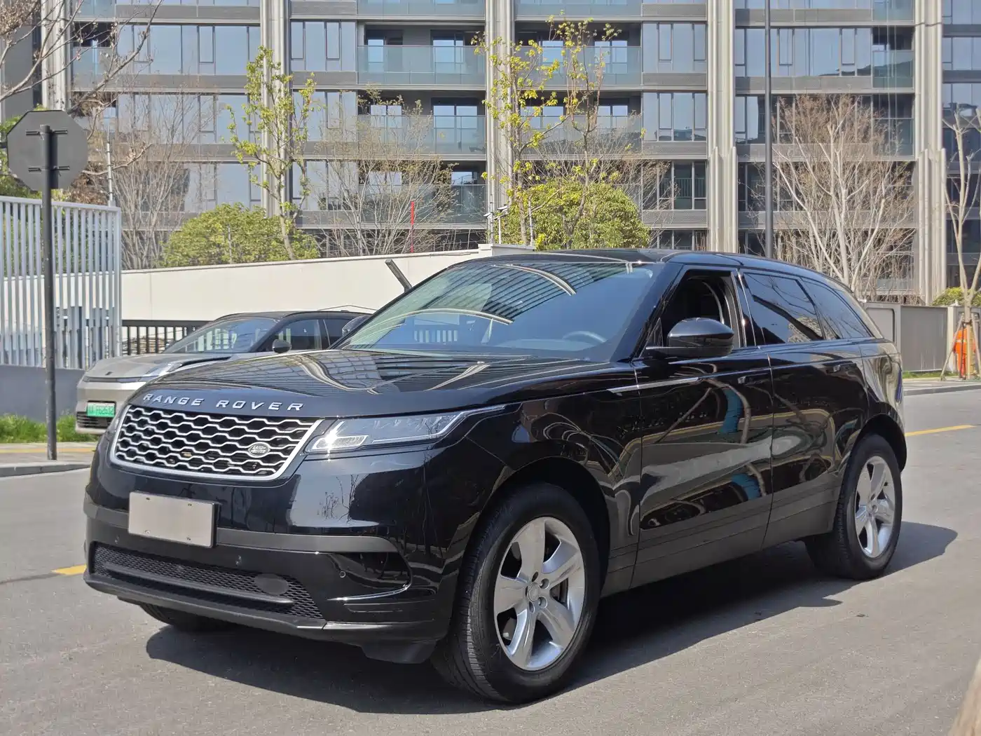 Land Rover Range Rover Velar 2022 250PS фото 2