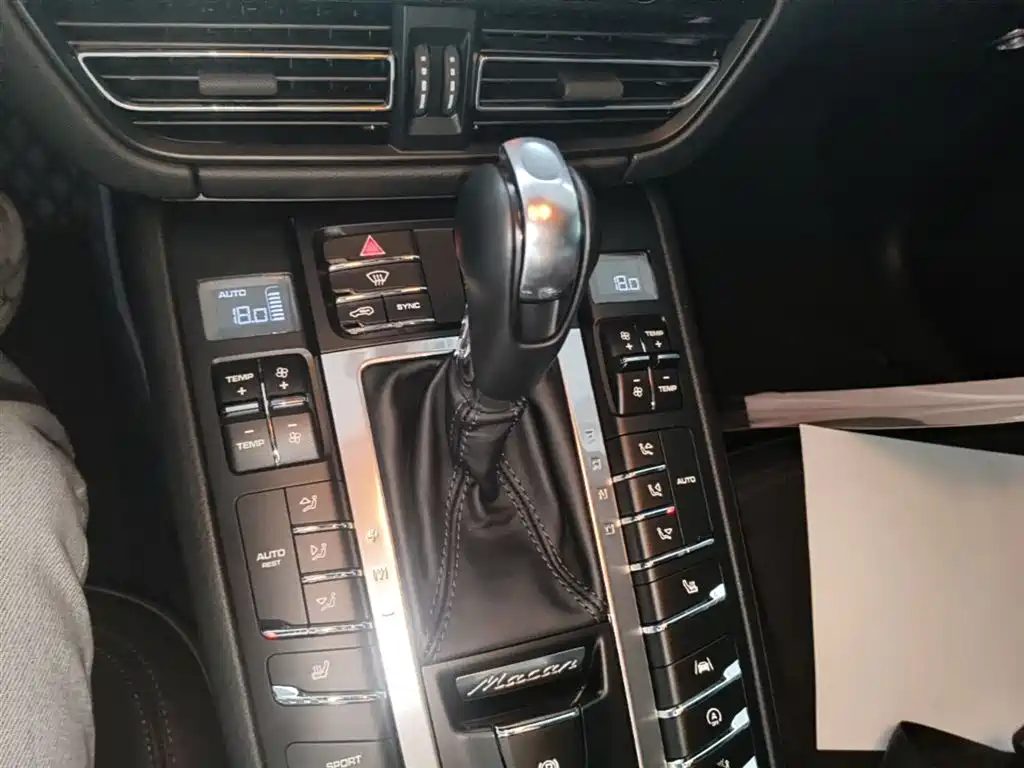 Porsche Macan 2018 Macan 2.0T фото 21
