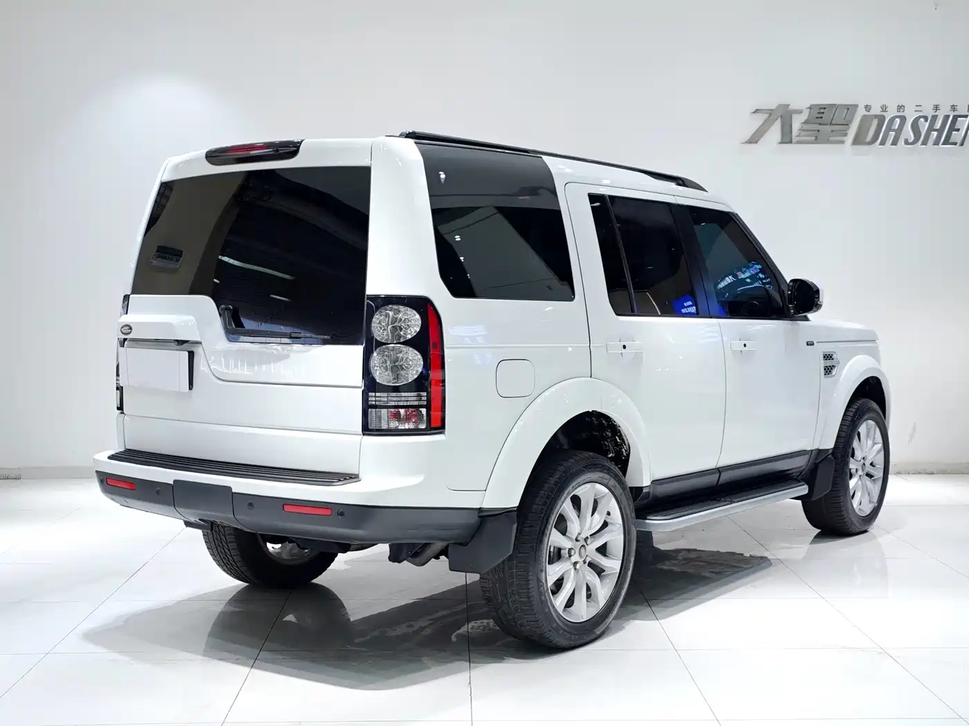 Land Rover Discovery 2015 3.0 SDV6 HSE Diesel фото 5