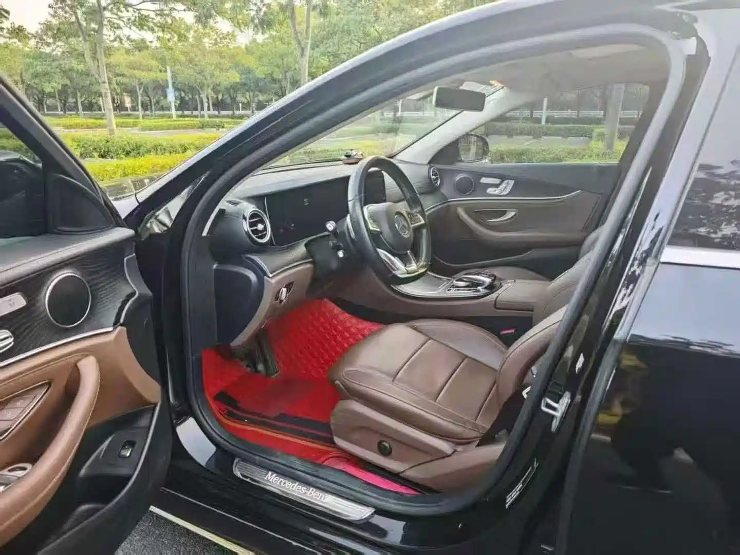 Фото 6 - Mercedes-Benz E-Class