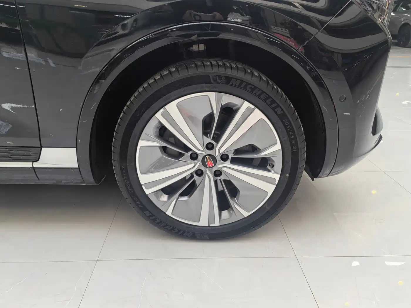 Hongqi E-HS9 2022 690km Qi Xiang Edition (6-seater) фото 9