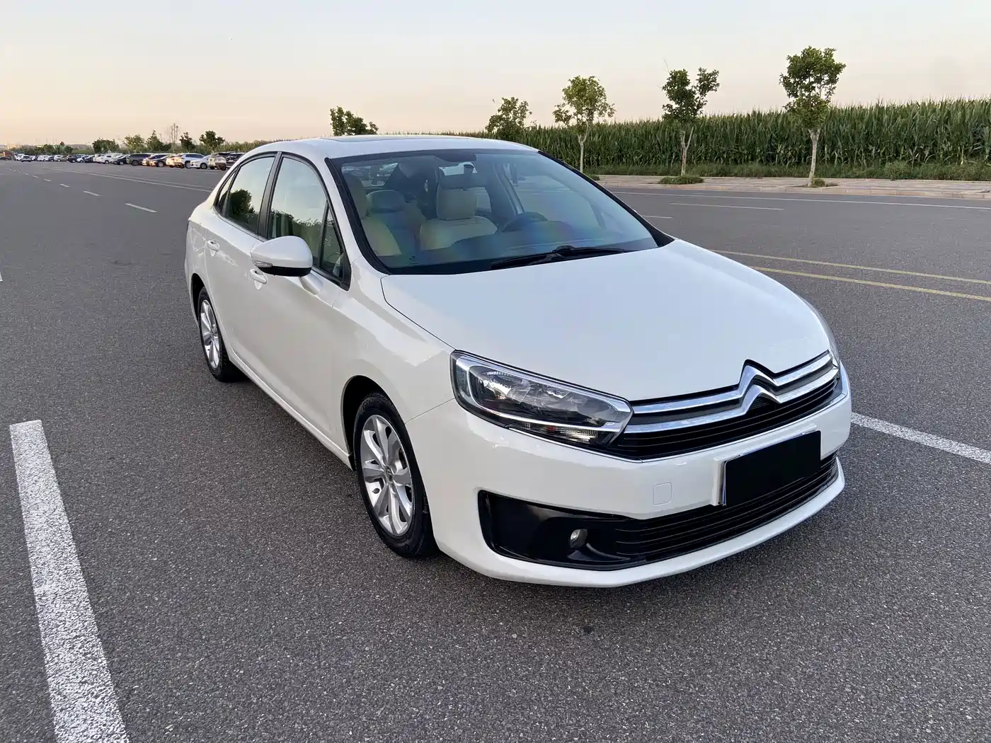 Citroën C4 C-Quatre 2016 2016 1.6L Automatic Luxury Model