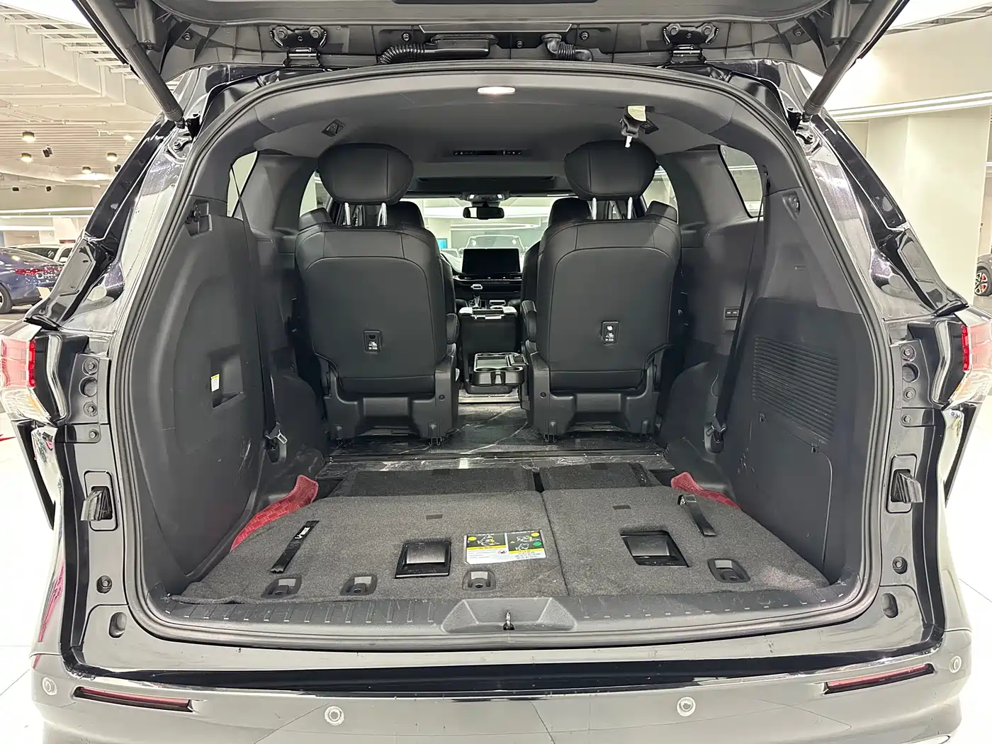 Toyota Sienna 2021 2.5L Hybrid Premium Edition фото 11