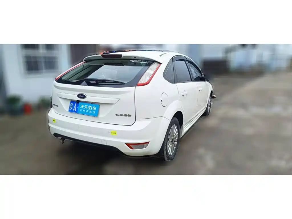 Фото 2 - Ford Focus