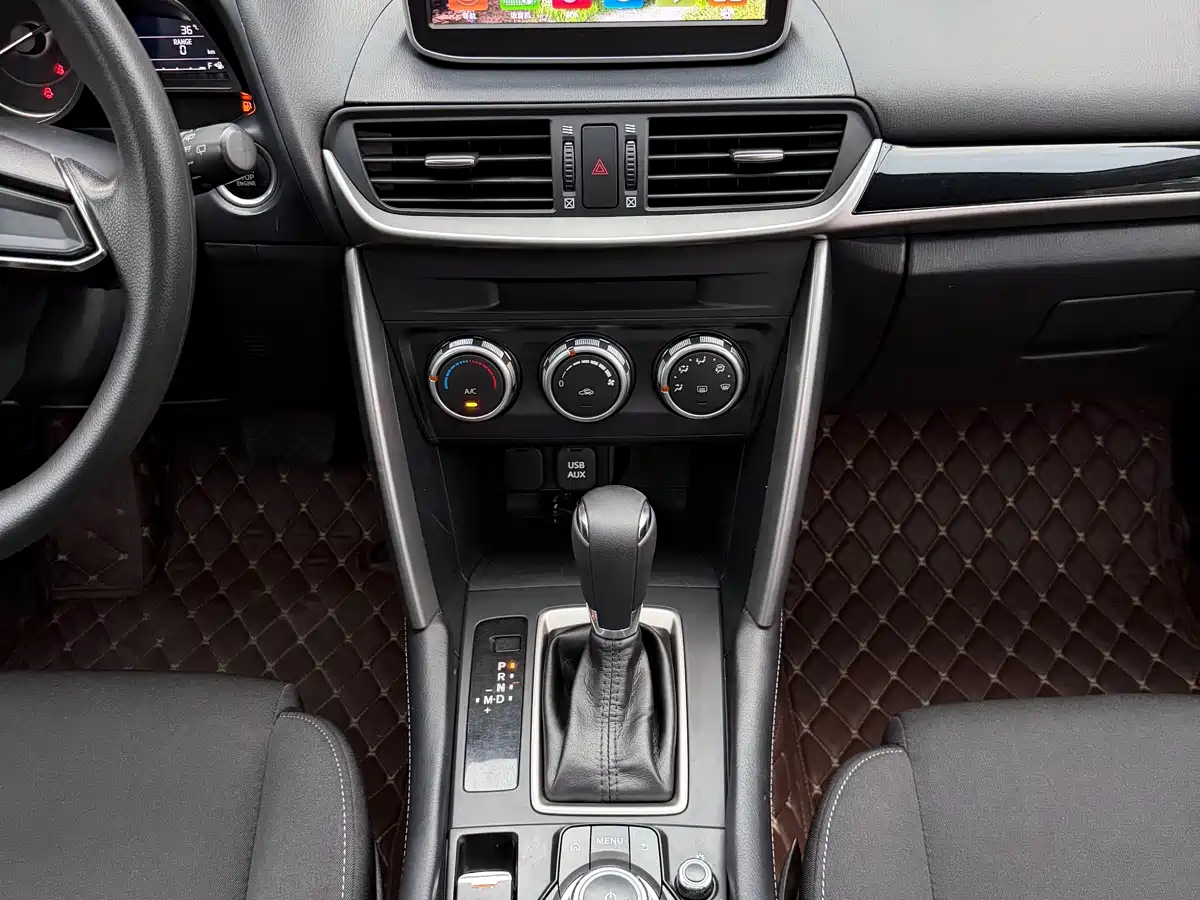 Photo 17 - Mazda CX-4