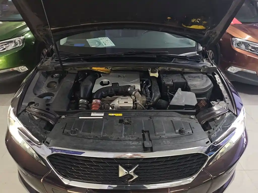 DS 5LS 2017 2018 30THP Premium Edition