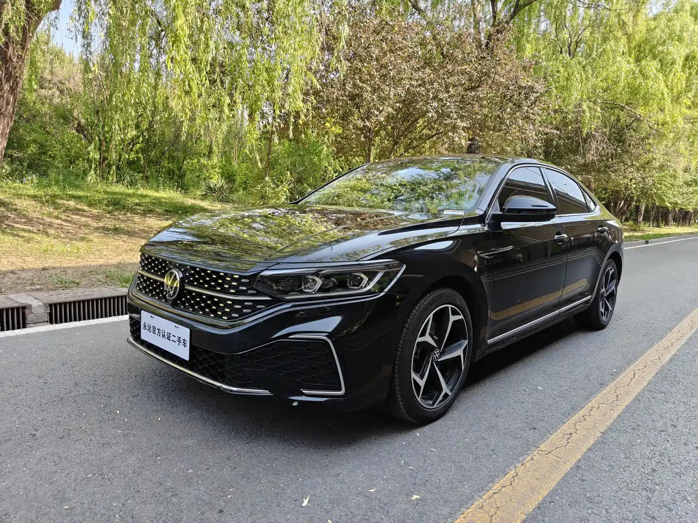 Volkswagen Passat 2023 330TSI Starlight Luxury Edition