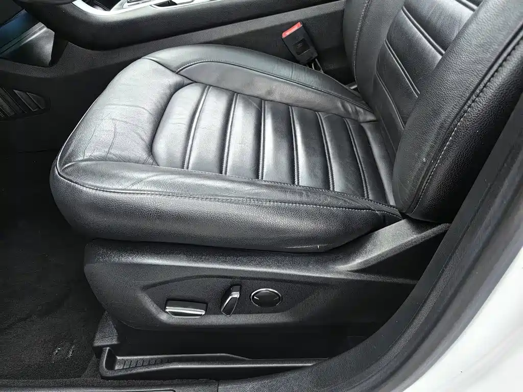 Фото 20 - Ford Edge