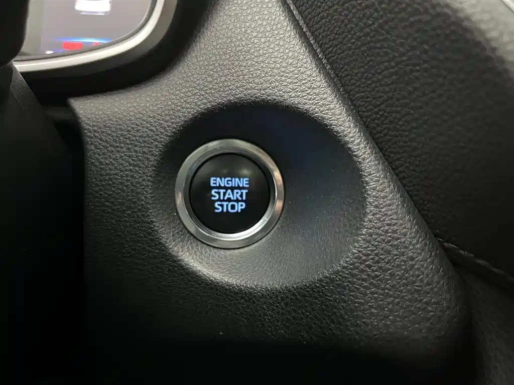 Toyota Frontlander 2022 2.0L CVT Luxury PLUS Edition фото 4