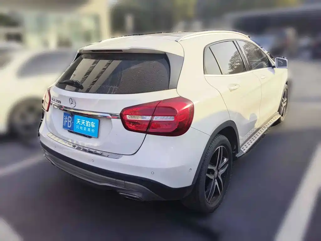 Mercedes-Benz GLA 2015 2015 GLA 200 Fashion