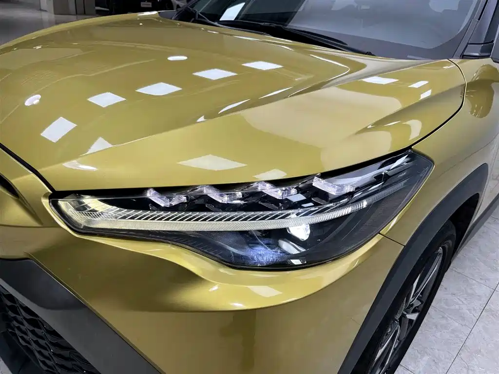 Toyota Frontlander 2022 2.0L CVT Luxury PLUS Edition фото 18