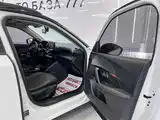 Photo 18 - Peugeot 2008