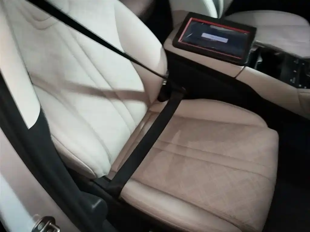 BYD Yuan UP 2024 401KM Surpass Edition фото 25