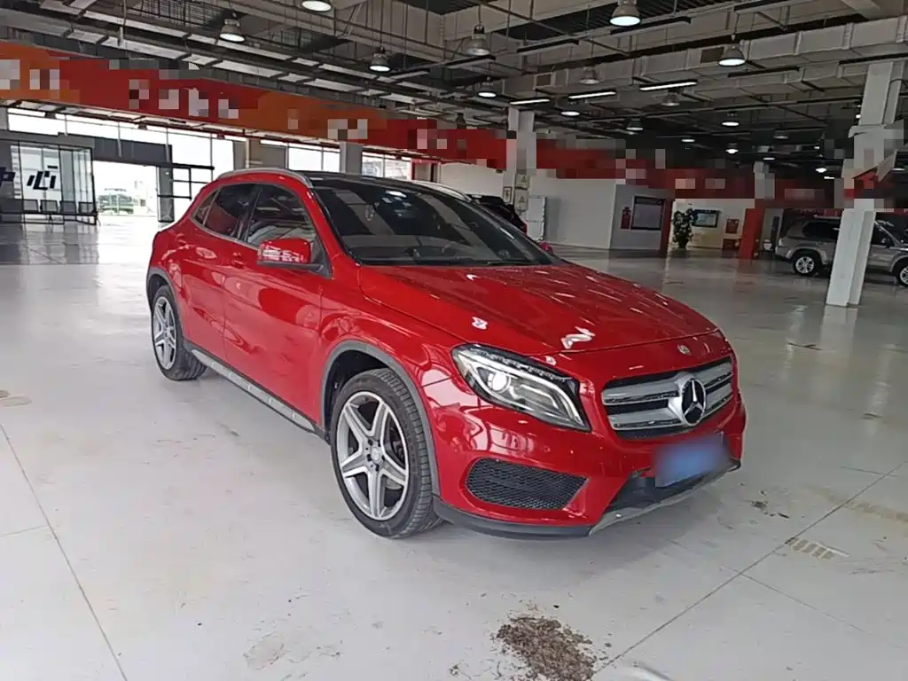 Фото 4 - Mercedes-Benz GLA