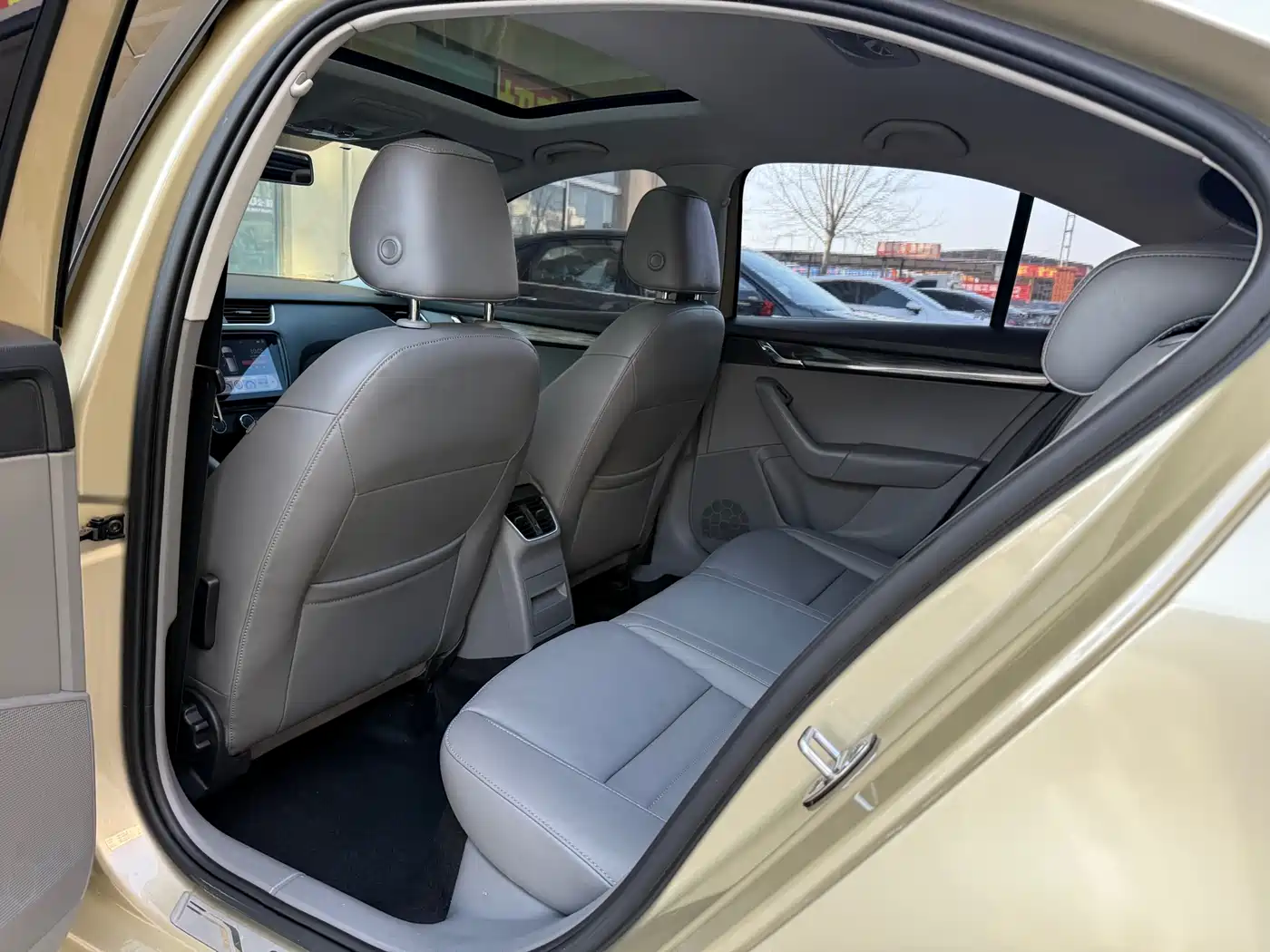 Škoda Octavia 2015 1.6L Manual逸俊版 фото 6
