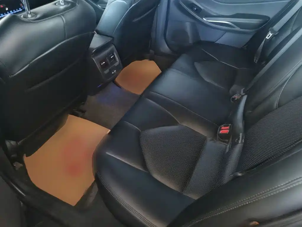 Toyota Avalon 2022 2.0L Luxury Edition фото 17