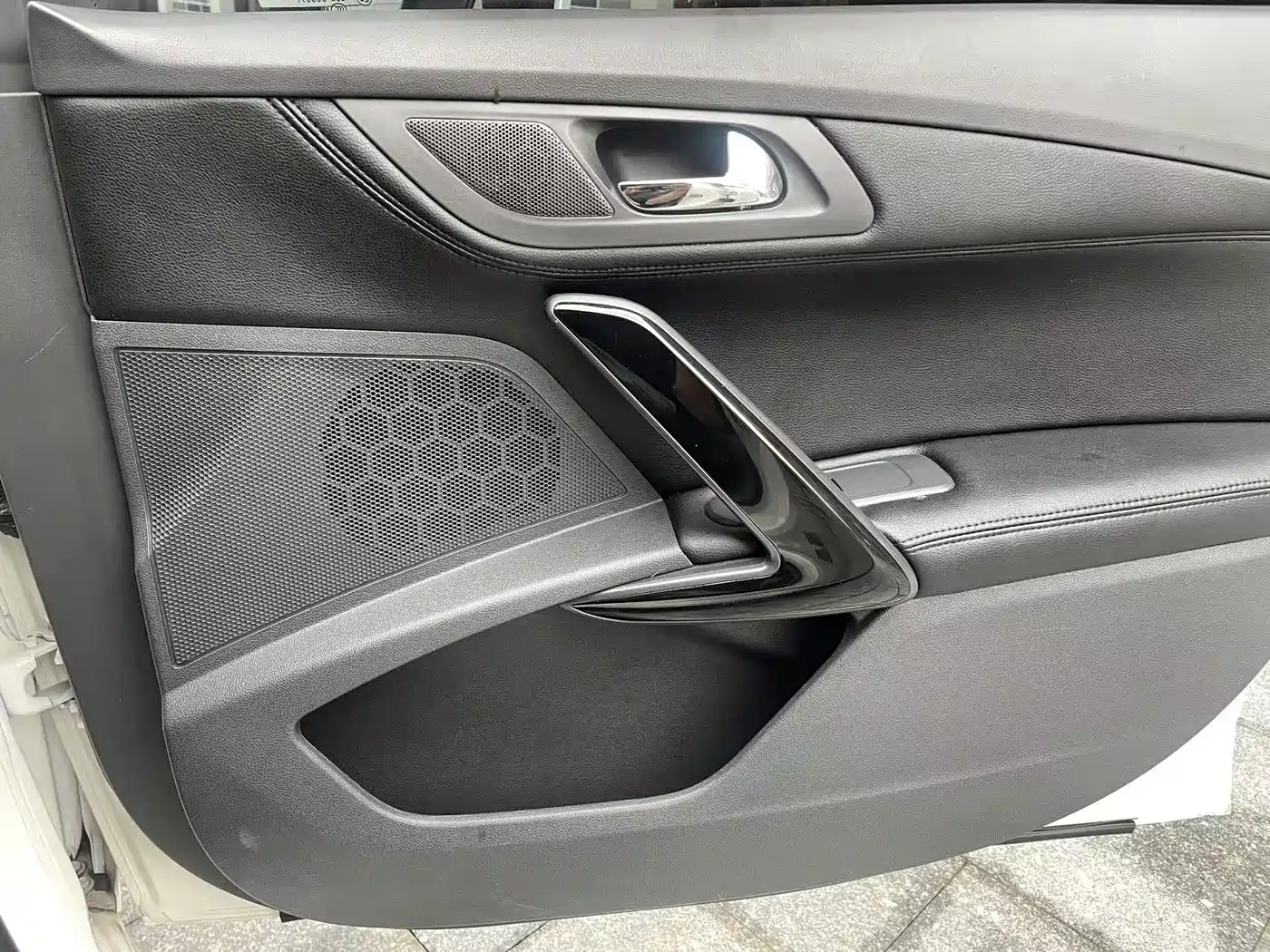 Peugeot 508 2011 2.3L Automatic Luxury Edition фото 15