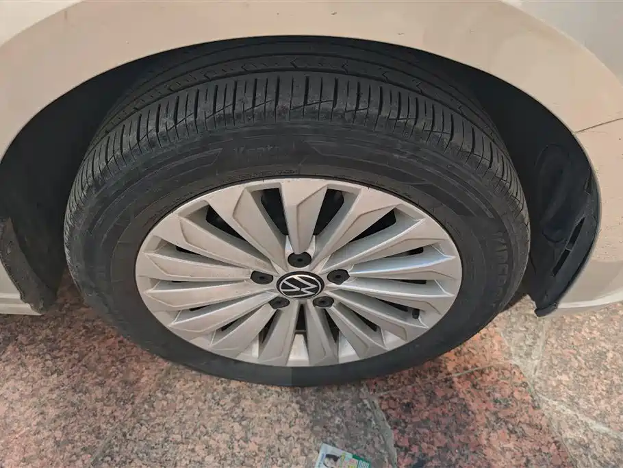 Volkswagen Lavida 2021 1.5L Auto Comfort Edition фото 6