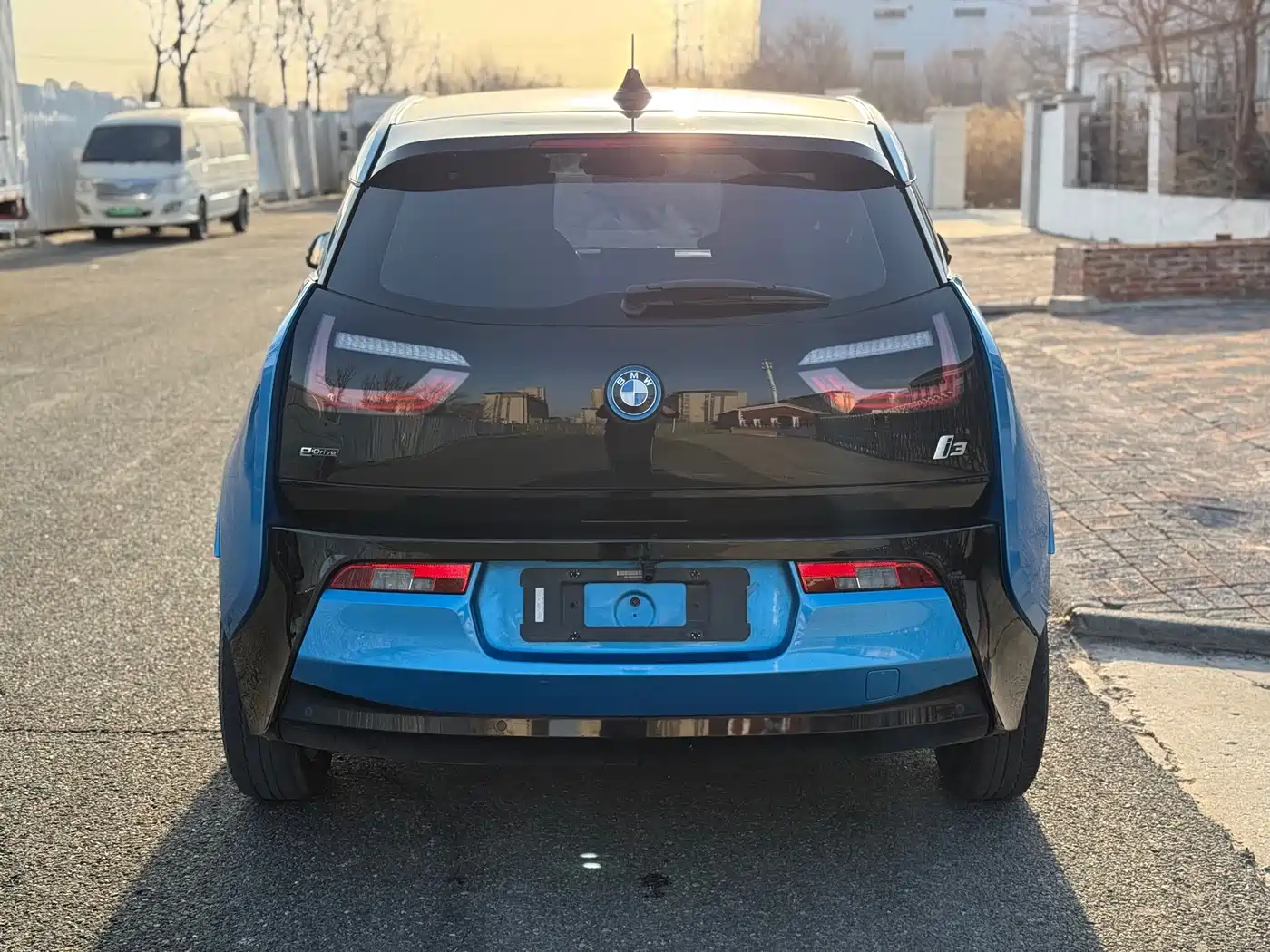 BMW I3