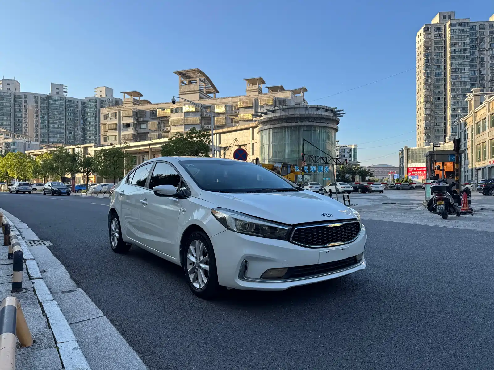 Photo 3 - Kia K3
